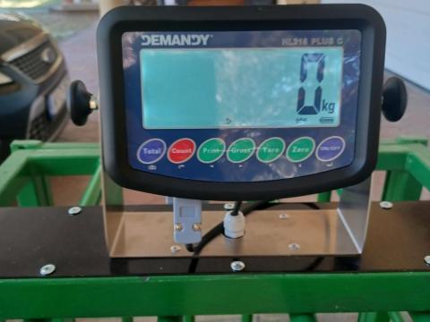 Állatmérleg – Digitális, 500 kg teherbírású, kalodás kivitel Állatmérleg – Digitális, 500 kg teherbírású, kalodás kivitel