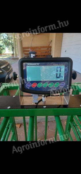 Állatmérleg – Digitális,  500 kg teherbírású,  kalodás kivitel