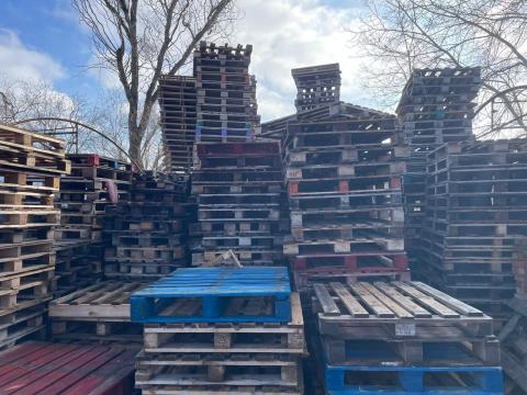 Használt egyutas raklapok eladók Használt egyutas raklapok eladók