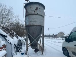 Takarmánytároló siló eladó