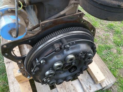 MTZ 892.2 turbós motor eladó, elsősorban egyben, D245 hibás