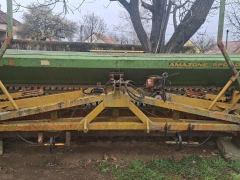 Gabonavető gép Amazone RPD 401