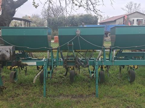 Sorközművelő kultivátor csukható kivitelben