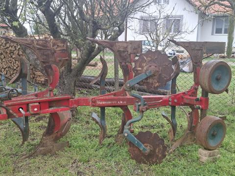 Váltvaforgató eke Vogel & Noot 950