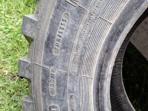 12,5 R20 gumiabroncs 12,5 R20 gumiabroncs