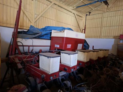 IH cikló 800-as vetőgép