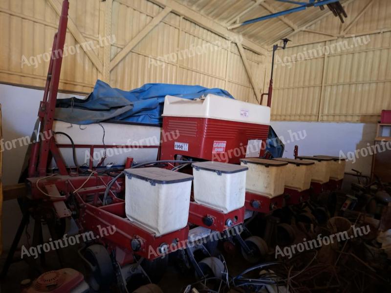 IH cikló 800-as vetőgép