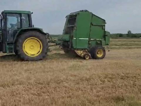 John deere 550 bálázó