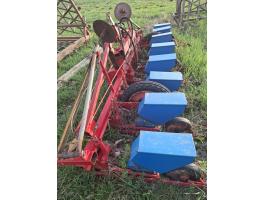 Rau típusú szemenkénti aprómag vetőgép