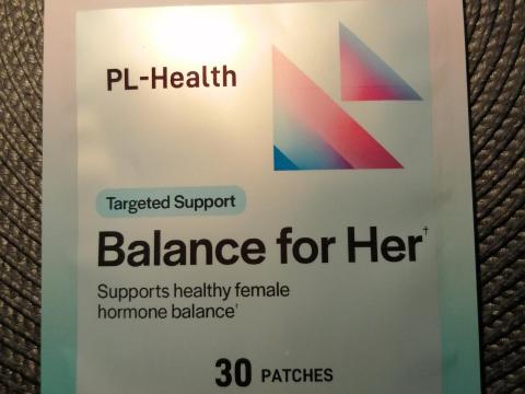 Ösztrogén és progeszteron hormontapasz nőknek a menopauza kellemetlen tüneteinek és szövődményeinek leküzdésére