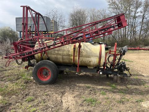 Kertitox 2000 szántóföldi permetező eladó Kertitox 2000 szántóföldi permetező eladó