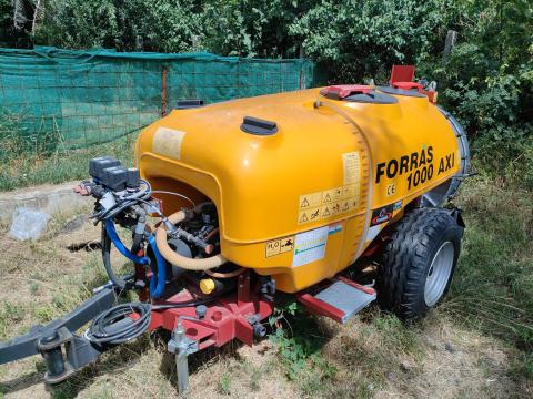 ÚJ - Permetező - Forrás 1000 AXI ELHK vontatott szőlő- és gyümölcspermetezőgép ÚJ - Permetező - Forrás 1000 AXI ELHK vontatott szőlő- és gyümölcspermetezőgép