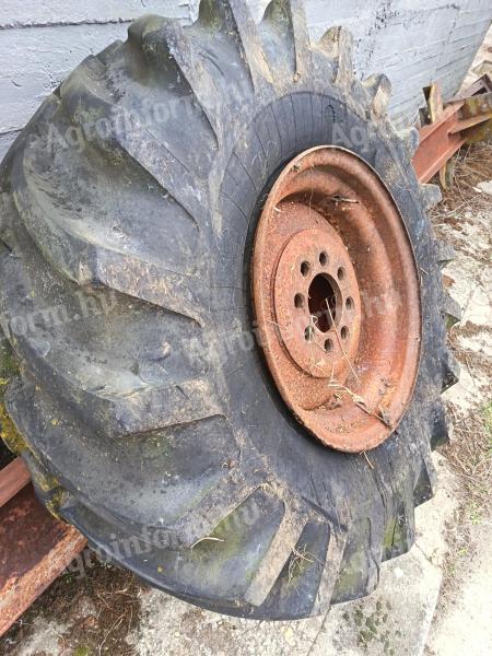 Eladó 1 db 530-610 gumi