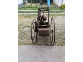 Villanymotoros szecskázó