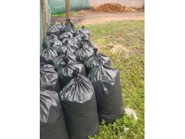 Eladó zsákolt, darált lótrágya