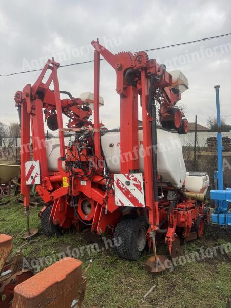 KUHN MAXIMA RT 8R, 8 SOROS TÁRCSÁS VETŐGÉP,  MŰTRÁGYAADAGOLÓVAL,  VETÉSELLENŐRZŐVEL