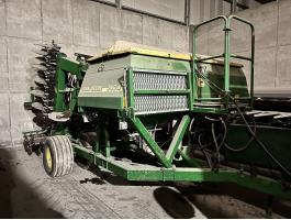 John Deere 740A típusú 6 méteres gabonavetőgép