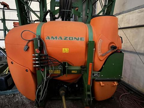Amazone UF 901 függesztett permetező