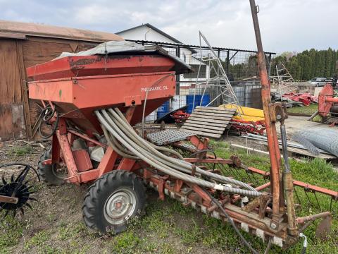Kverneland Pneumatic DL gabonavetőgép eladó Kverneland Pneumatic DL gabonavetőgép eladó