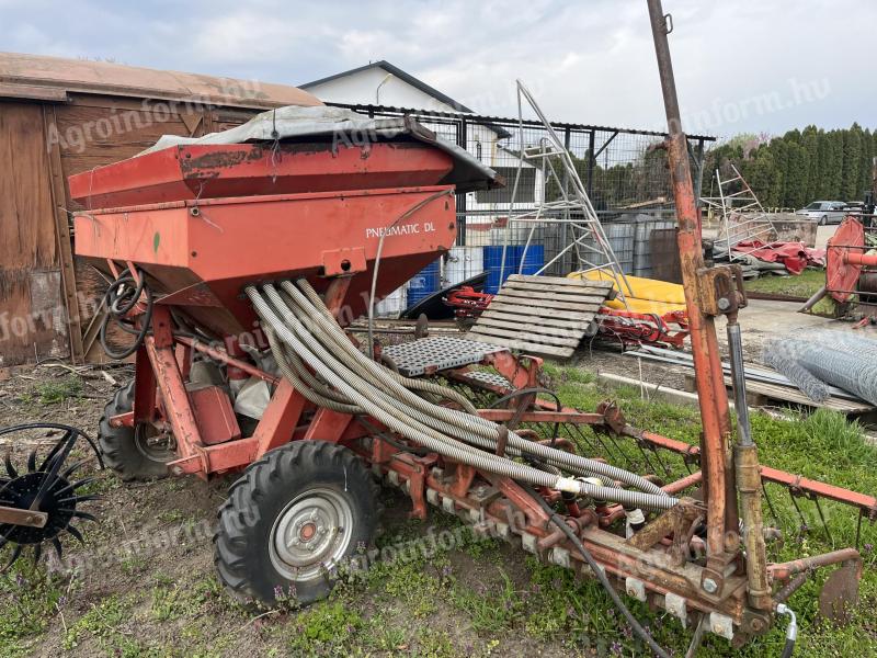 Kverneland Pneumatic DL gabonavetőgép eladó