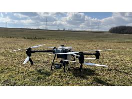 DJI T50 Agras permetező drón,  2025.évj. 3 db akkumulátor,  gyorstöltő,  20 hektárt repült