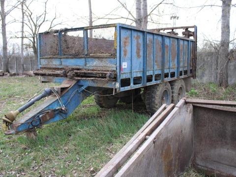 Fortschritt T088 trágyaszóró pótkocsi