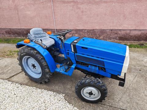 Mitsubishi kistraktor 4x4 18Le Mitsubishi kistraktor 4x4 18Le