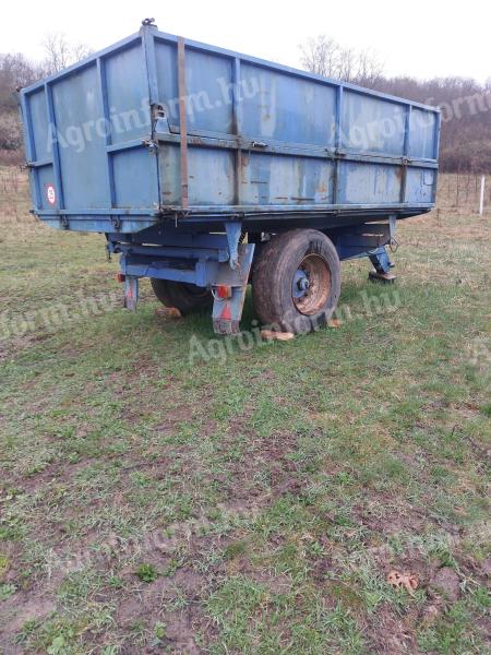 Eladó EB 7 pótkocsi rendezett papírokkal