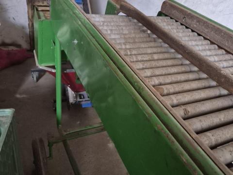 Burgonya, vöröshagyma osztályozó és automata zsákolómérleg kézi csomagoláshoz eladó