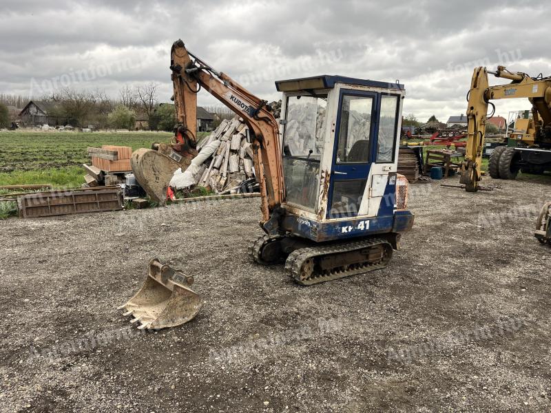 Kubota KH-41 minikotró