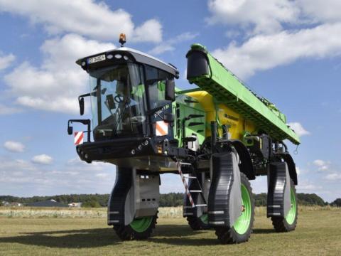 DAMMANN HIGHLANDER nagy hasmagasságú "hidas" önjáró permetezőgépek előrendelési kedvezménnyel! 2026 ősz - 2027 DAMMANN HIGHLANDER nagy hasmagasságú "hidas" önjáró permetezőgépek előrendelési kedvezménnyel! 2026 ősz - 2027