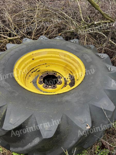 John Deere kerék
