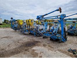 Eladó 2 db Monosem 12 soros összecsukhatós vetőgép.A 2 darab együtt 3.500.000Ft