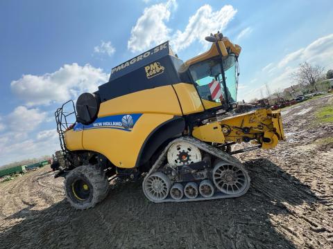 New Holland CR9070