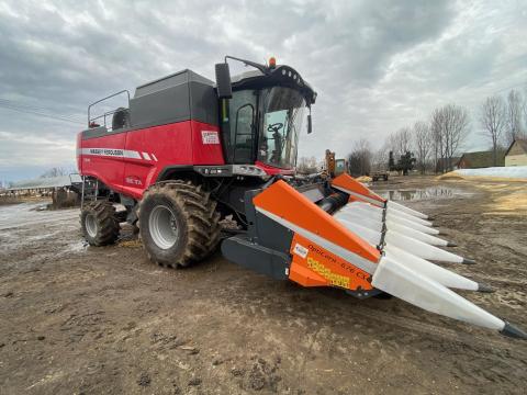 Massey Ferguson 7370 kombájn adapterekkel (gabona-,  kukorica-,  napraforgó)