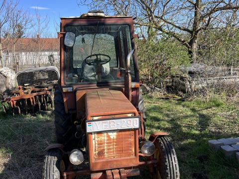 T25 traktor eladó