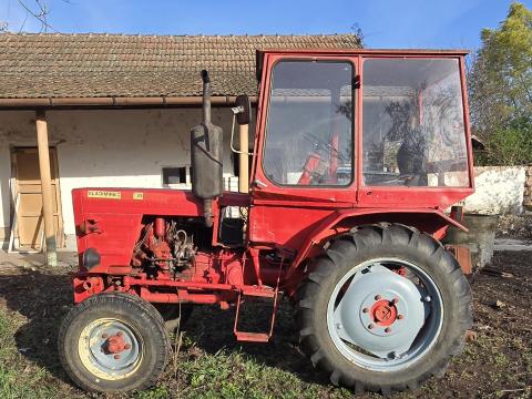 Vlagyimirec T25 Papíros Traktor Olcsón