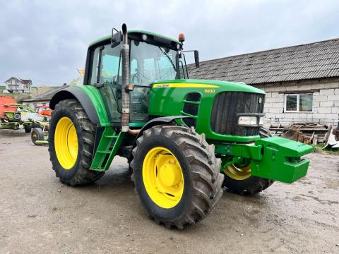 John Deere 6930 művelőkerék garnitúrával