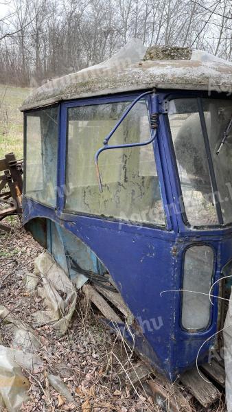 3011 traktor fülke eladó