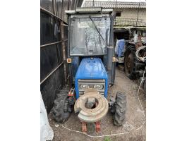 Iseki 3210 kistraktor függőleges hasítóval