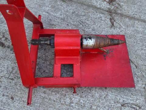 Forgókúpos fahasító rönkhasító kis traktorra