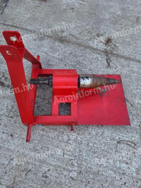 Forgókúpos fahasító rönkhasító kis traktorra