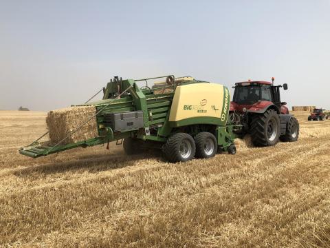 Keresek Krone 1290 Hdp bálázót Keresek Krone 1290 Hdp bálázót