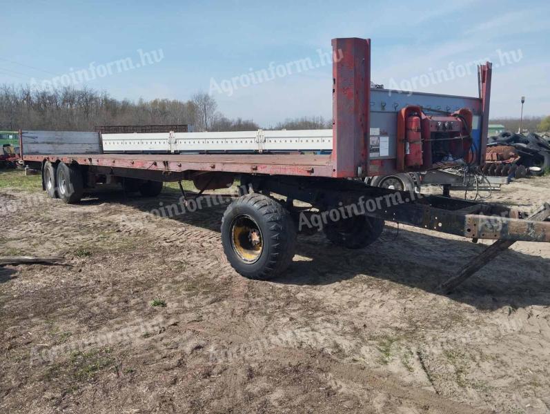 Bálaszállító pótkocsi trailer