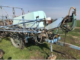 Berthoud vontatott permetezőgép