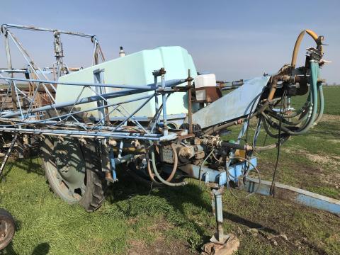 Berthoud vontatott permetezőgép eladó