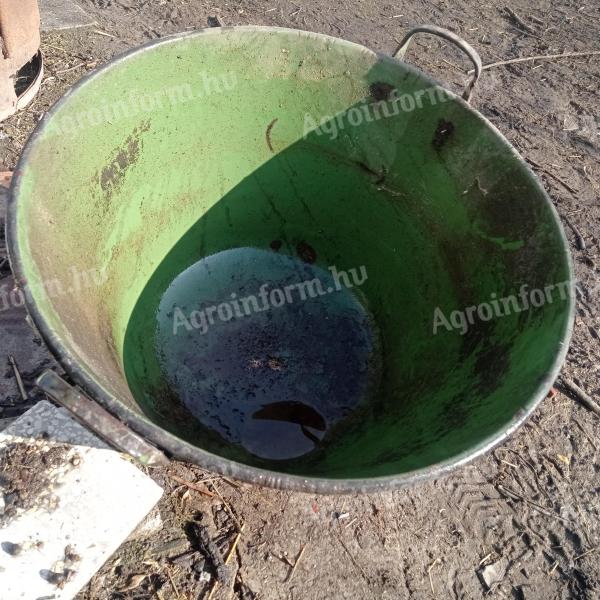 Zománcozott bogrács eladó Kiskunfélegyházán