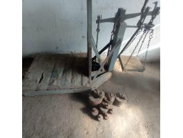 Régi antik fa mázsa súlyokkal eladó Kiskunfélegyházán