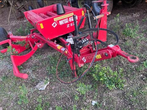 Bálacsomagoló eladó családi gazdaságból