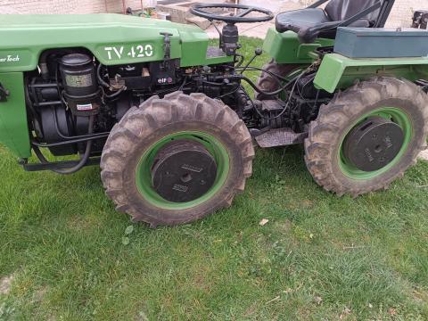Eladó TV420 kistraktor tartozékokkal Eladó TV420 kistraktor tartozékokkal